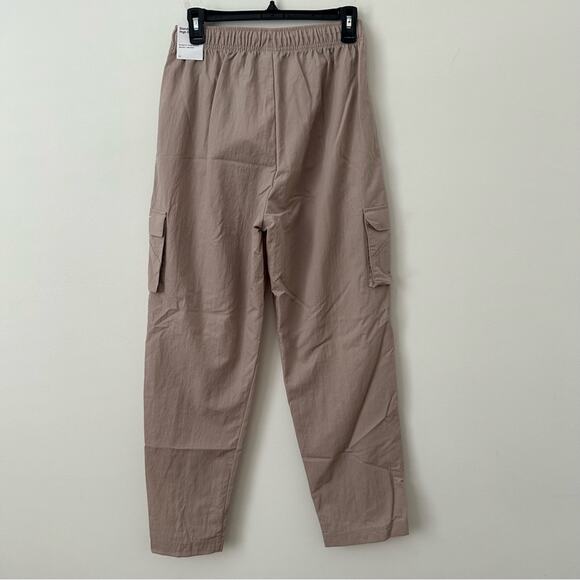 Nike Women’s High Rise Cargo Pants with Relaxed Fit XS Pink NWT - Picture 2 of 7